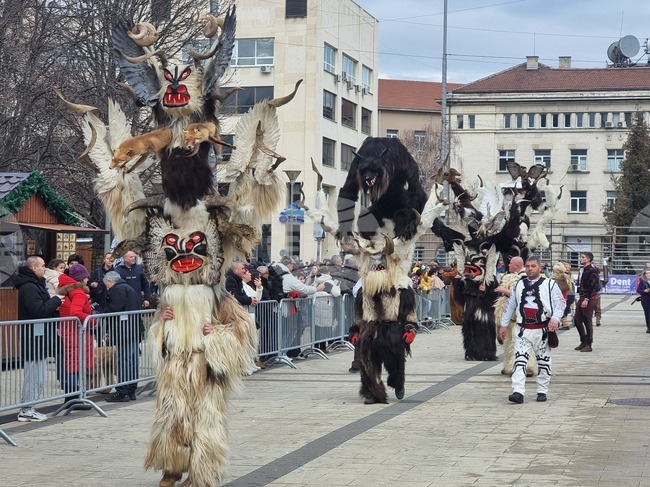 Започна приемът на заявки за фестивала "Сурва“ в Перник
