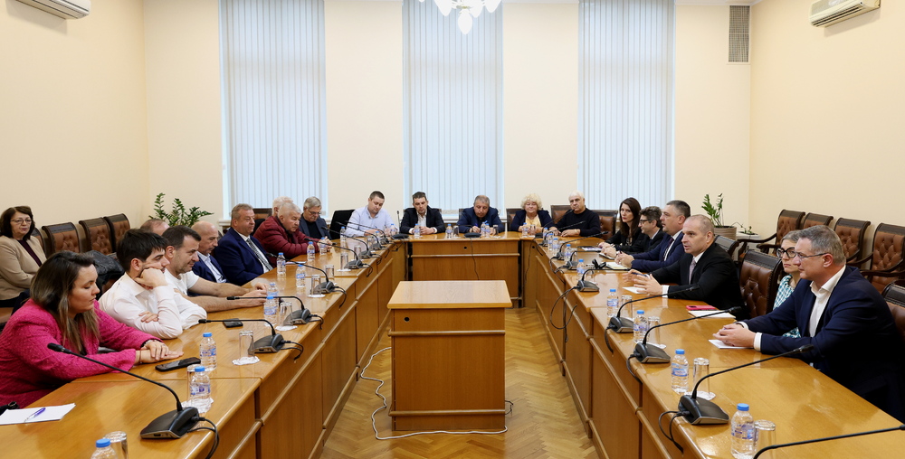 Министерство на транспорта и съобщенията: От 2026 г. всички услуги на ИА „Автомобилна администрация“ стават електронни