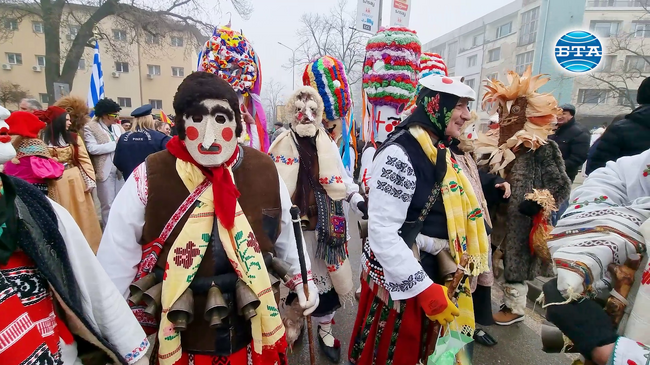 Голям брой гости и участници от България и чужбина събра вторият фестивален ден на "Сурва" в Перник