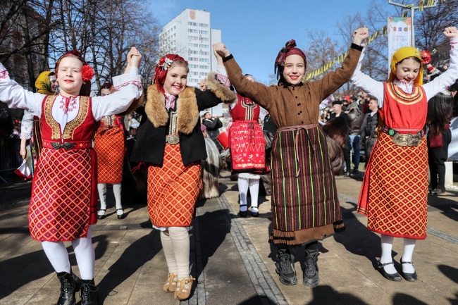 Община Банско: Банско покори фестивала "Сурва" в Перник