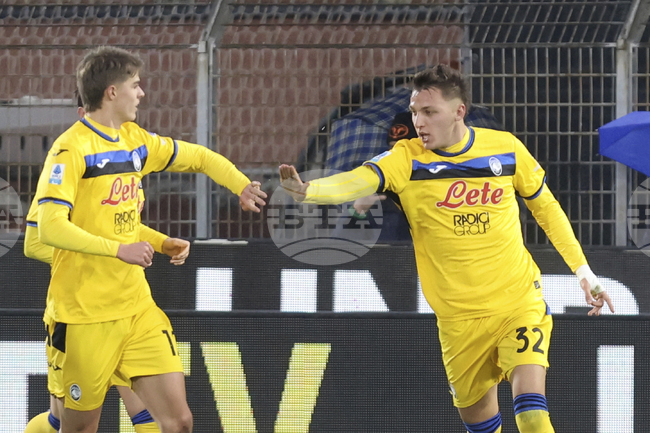 С два гола на Ретеги Аталанта стигна до обрат срещу Комо в мач от 22 кръг на Серия А