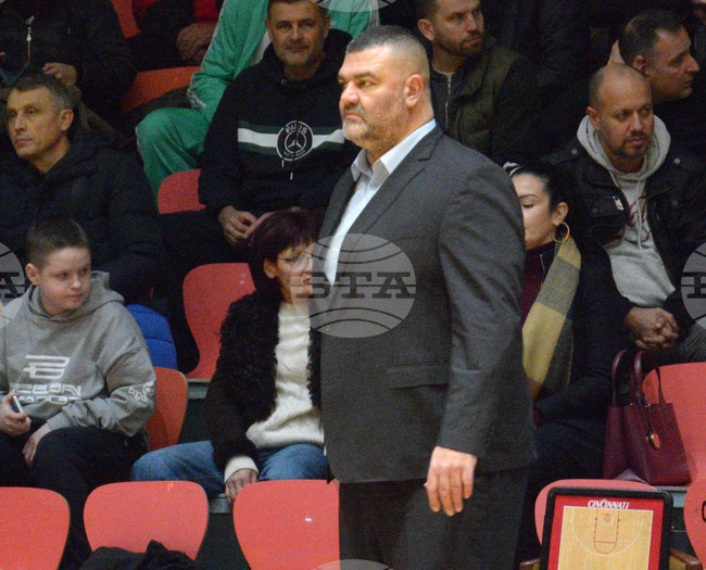 "Спечелихме борбата, направихме над 25 асистенции, но още има какво да надграждаме", заяви наставникът на Черно море Тича Васил Евтимов