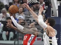 Bucks Clippers Basketball