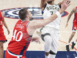 Bucks Clippers Basketball