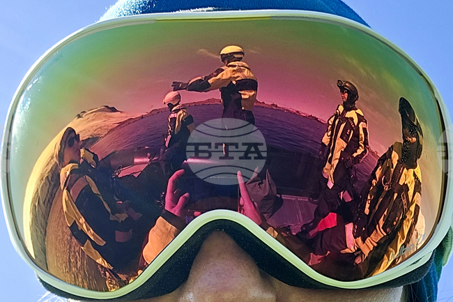 Антарктида - остров Ливингстън - нос Ереби пойнт - дейности