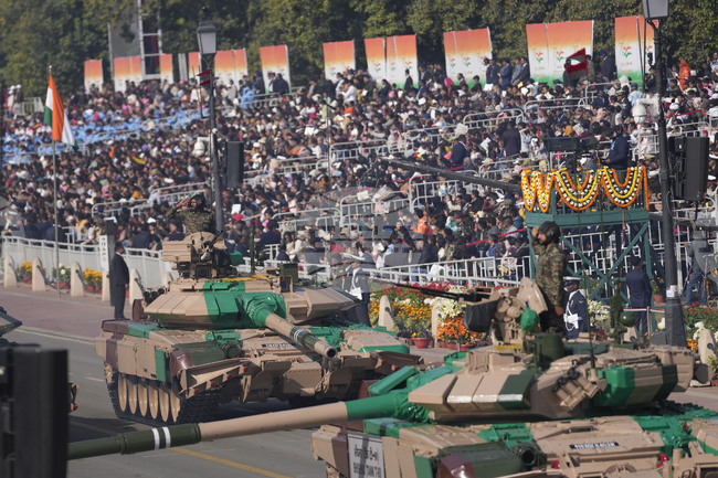 ПТИ: Индия демонстрира военната си мощ на 77-ия Ден на републиката