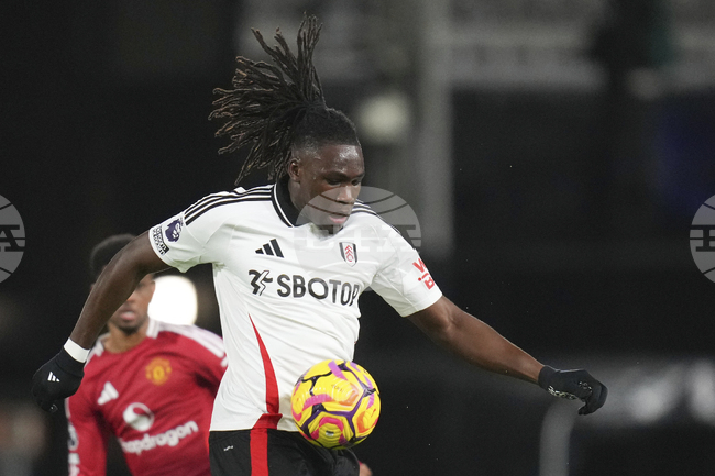 Фулъм осъди расистки и хомофобски обиди, насочени към защитника Баси