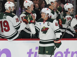 Wild Blackhawks Hockey