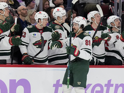 Wild Blackhawks Hockey