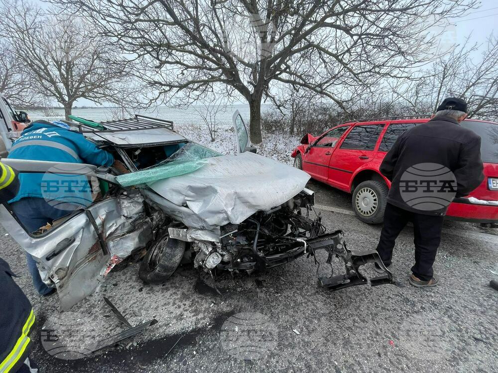 Тежка катастрофа между два автомобила е станала в Плевенско, няма загинали