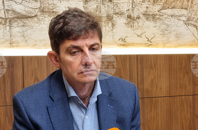 Възможно е корабът „Вежен“ да е скъсал кабел в Балтийско море, но изключвам саботаж, каза директорът на БМФ кап. Александър Калчев