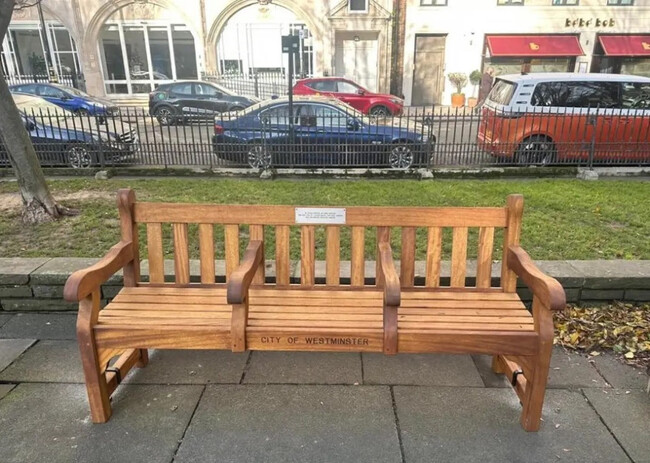 Пейка в памет на Анна Мишева, участничка в инициативата „Разходки из Лондон“, ще бъде ново място за български срещи в английската столица