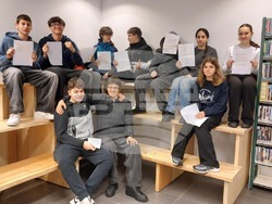 Ученици от училище „Пейо Яворов“ в Брюксел имаха час по литература в библиотека „София“ в Скарбек