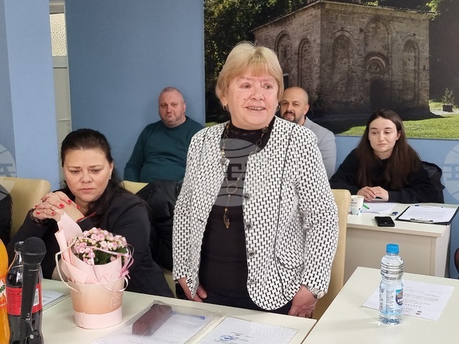 Антоанета Стефанова от местната коалиция ГЕРБ-СДС е новият председател на Общинския съвет в Земен