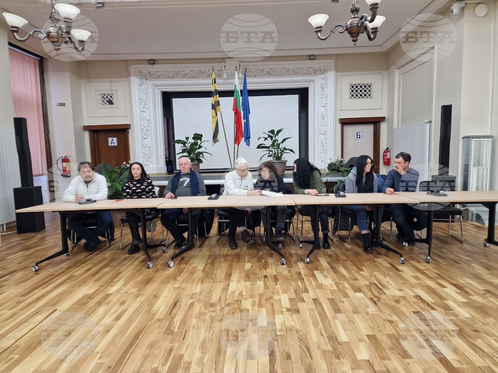 Три маскарадни групи са удостоени с голямата награда "Златна маска" от 31-вия Международен фестивал "Сурва" в Перник