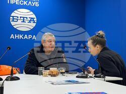 Проф. Христо Пимпирев в пресклуба на БТА в Анкара