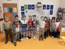 Първокласници от Българското училище „Кирил и Методий“ в Париж изиграха драматизация на приказката „Дядовата ръкавичка”