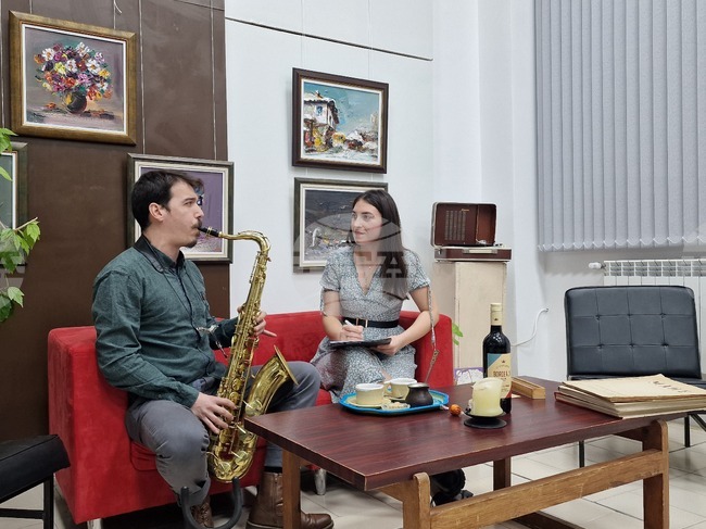 С поетично-музикален пърформанс разградчани съпреживяха магията на любовта