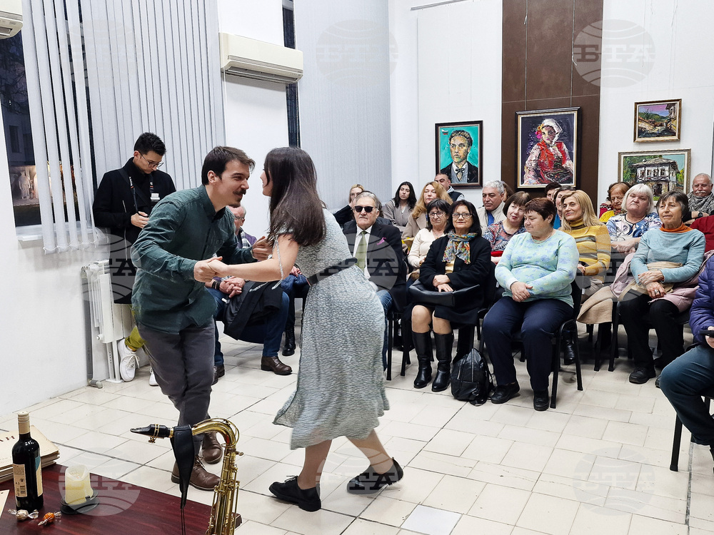 Разград - „Всичко, което не казват очите“ - пърформанс