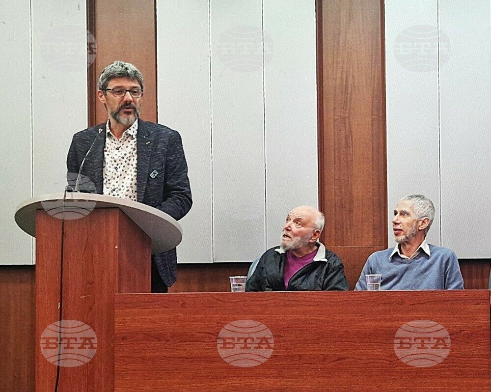 Поетът Йордан Евтимов за "Многообразният Чудомир в неговото време": Където и да отгърнем книгата, ще се зачетем