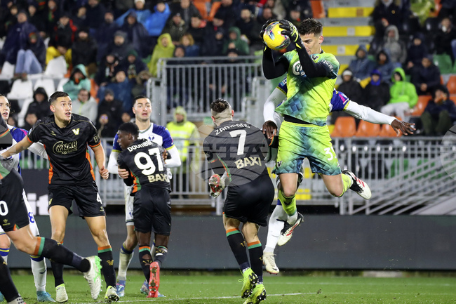 Венеция купи сина на Деян Станкович от Интер