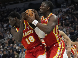 Hawks Timberwolves Basketball