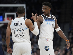 Hawks Timberwolves Basketball