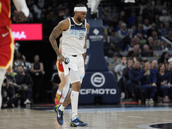 Hawks Timberwolves Basketball