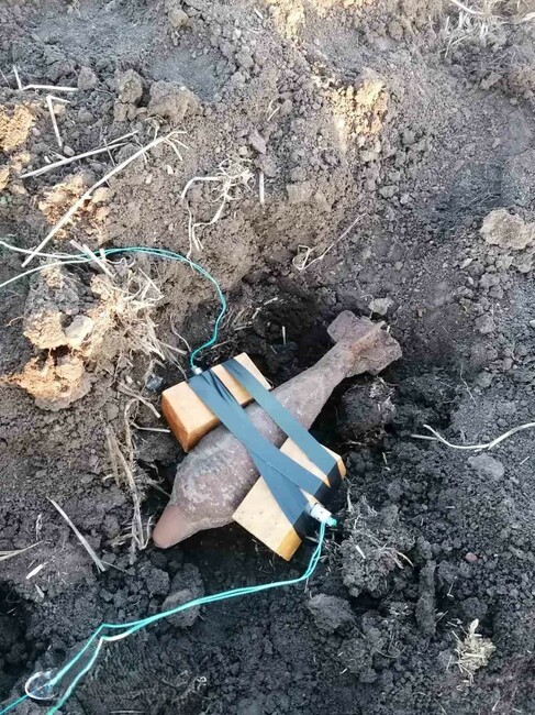 Военнослужещи от Военноморските сили унищожиха невзривен боеприпас, открит в землището на село Порой