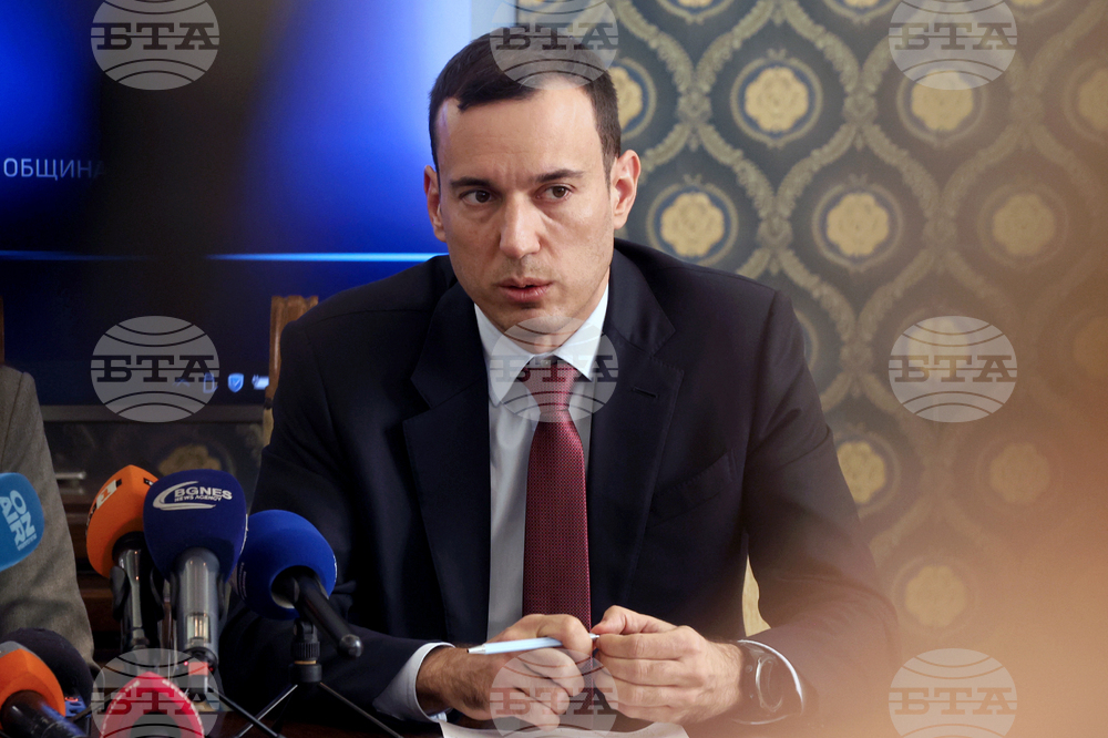 Ремонтът на ул. "Опълченска" продължава, заяви столичният кмет Васил Терзиев