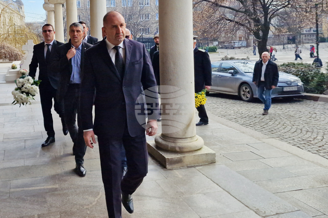 Схиархимандрит Амвросий говореше тихо, в думите му имаше много мъдрост, каза Румен Радев