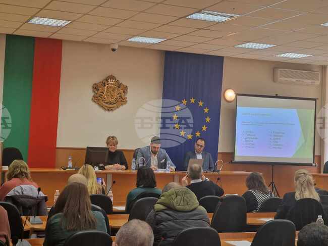 В 12 населени места в община Пазарджик започва изпълнението на проект за реконструкция и модернизация на уличното осветление 