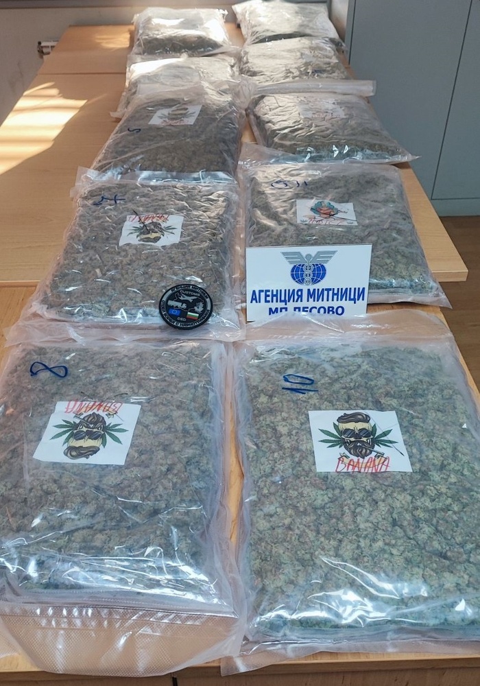 Турски шофьор с над 11 кг марихуана е задържан на ГКПП „Лесово“