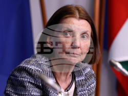 Национален пресклуб на БТА София - институти - становища - пресконференция