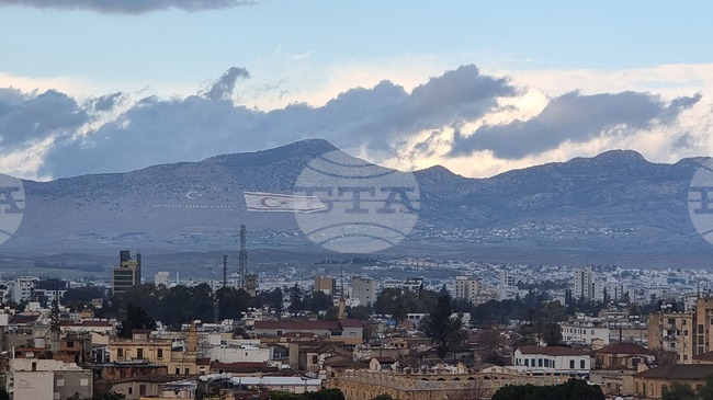 Властите в Северен Кипър удължиха мярката за задържане на петима кипърски гърци, които бяха арестувани миналия месец