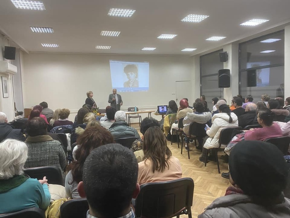 Премиера на новата книга на поетесата Здравка Славенова „По хълмовете на духа” се състоя в Разлог