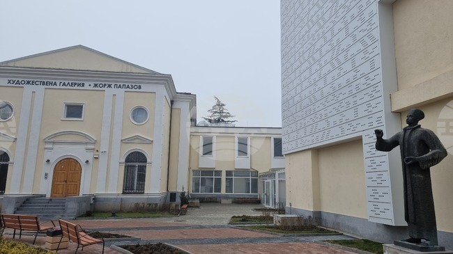 Четири изложби ще посрещне Художествената галерия „Жорж Папазов“ в Ямбол по повод фестивала „Кукерландия“