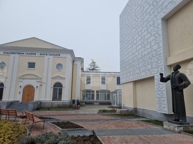 Четири изложби ще посрещне Художествената галерия „Жорж Папазов“ в Ямбол по повод фестивала „Кукерландия“