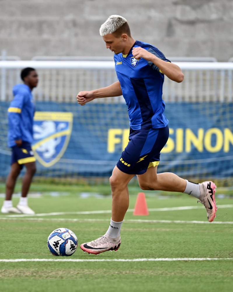 Италианският клуб Фрозиноне взе българския талант Стелиян Стоянов в мъжкия отбор