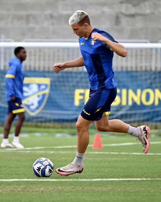 Италианският клуб Фрозиноне взе българския талант Стелиян Стоянов в мъжкия отбор