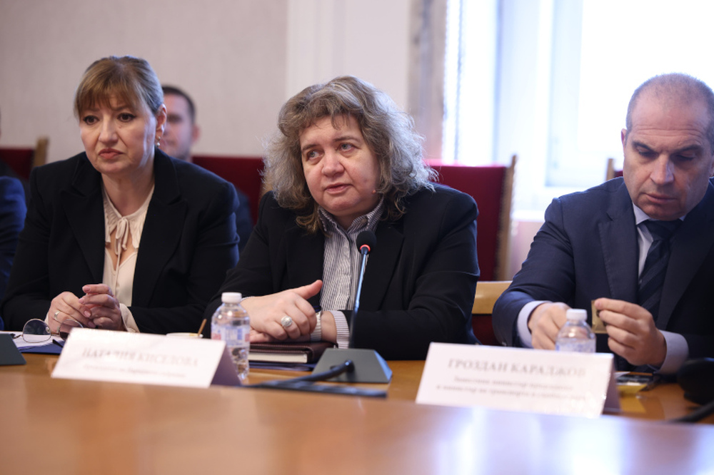 Агресията на пътя е сериозен проблем, чието разрешаване изисква както превенция, така и ангажираност на институциите на най-високо ниво, заяви председателят на парламента Наталия Киселова