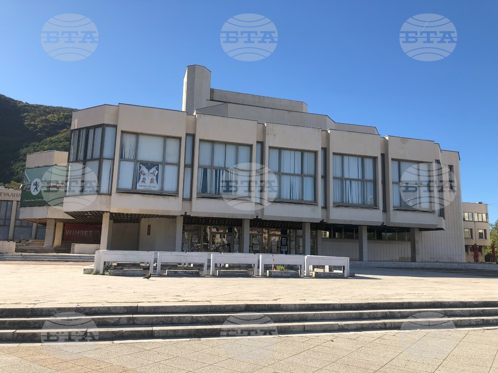 Общинските съветници във Враца приеха наредба, регламентираща отдаването на помещения в театъра във Враца