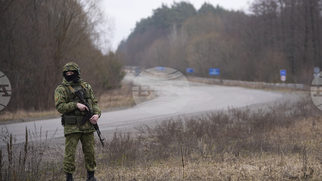 Задържани са около 1400 души, опитали нелегално да пресекат границата на Украйна с Беларус през 2025 г., съобщи украинската гранична охрана