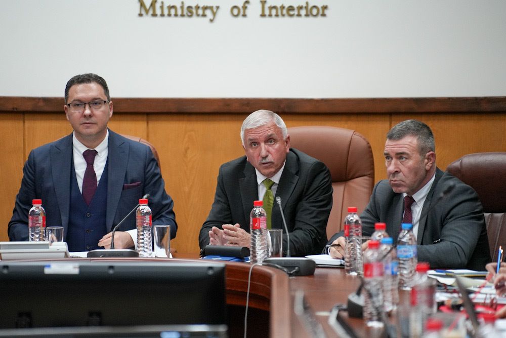 Служителите на МВР трябва да имат подкрепа за достойния си труд, заяви Даниел Митов на извънредно заседание на Съвета за социално партньорство в министерството