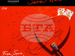 Сара Алберт експериментира с принт, неонови картини и работа върху огледала за изложбата си From Sara with love. Снимка: организатори