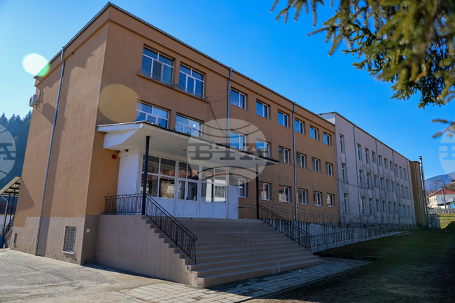 Шест фирми са кандидатствали по обществена поръчка за повишаване енергийната ефективност на IV ОУ „Димчо Дебелянов“ в Благоевград