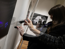 „Истината не е по средата" - изложба