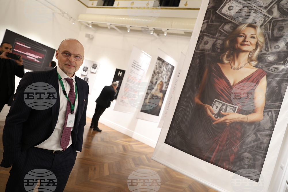 „Истината не е по средата" - изложба