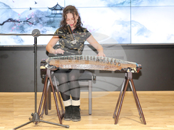 Деветият празник на китайската култура се състоя в 18-о Средно училище "Уилям Гладстон" в София. Снимка: РУО в София-град