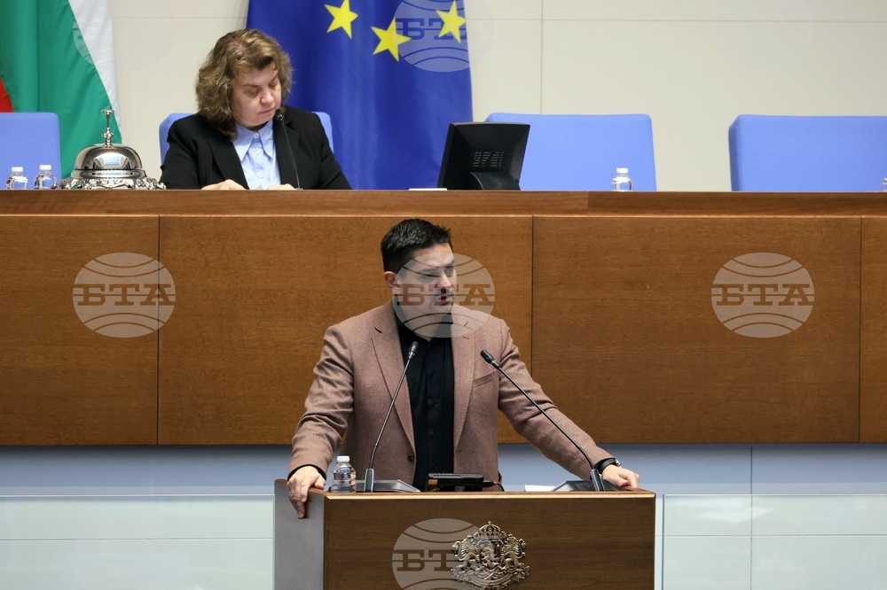 Парламент - заседание - Радостин Василев